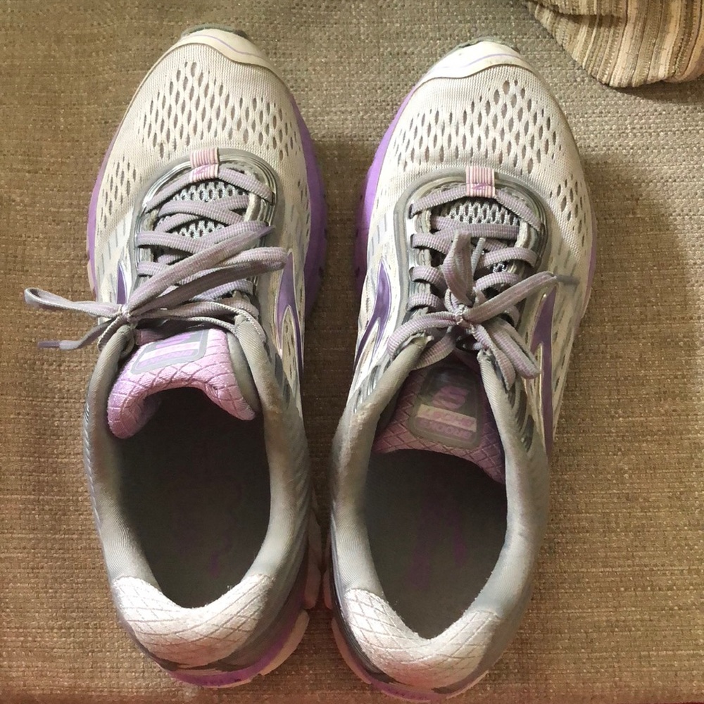 Brooks Ghost 9 Running Shoe size 10